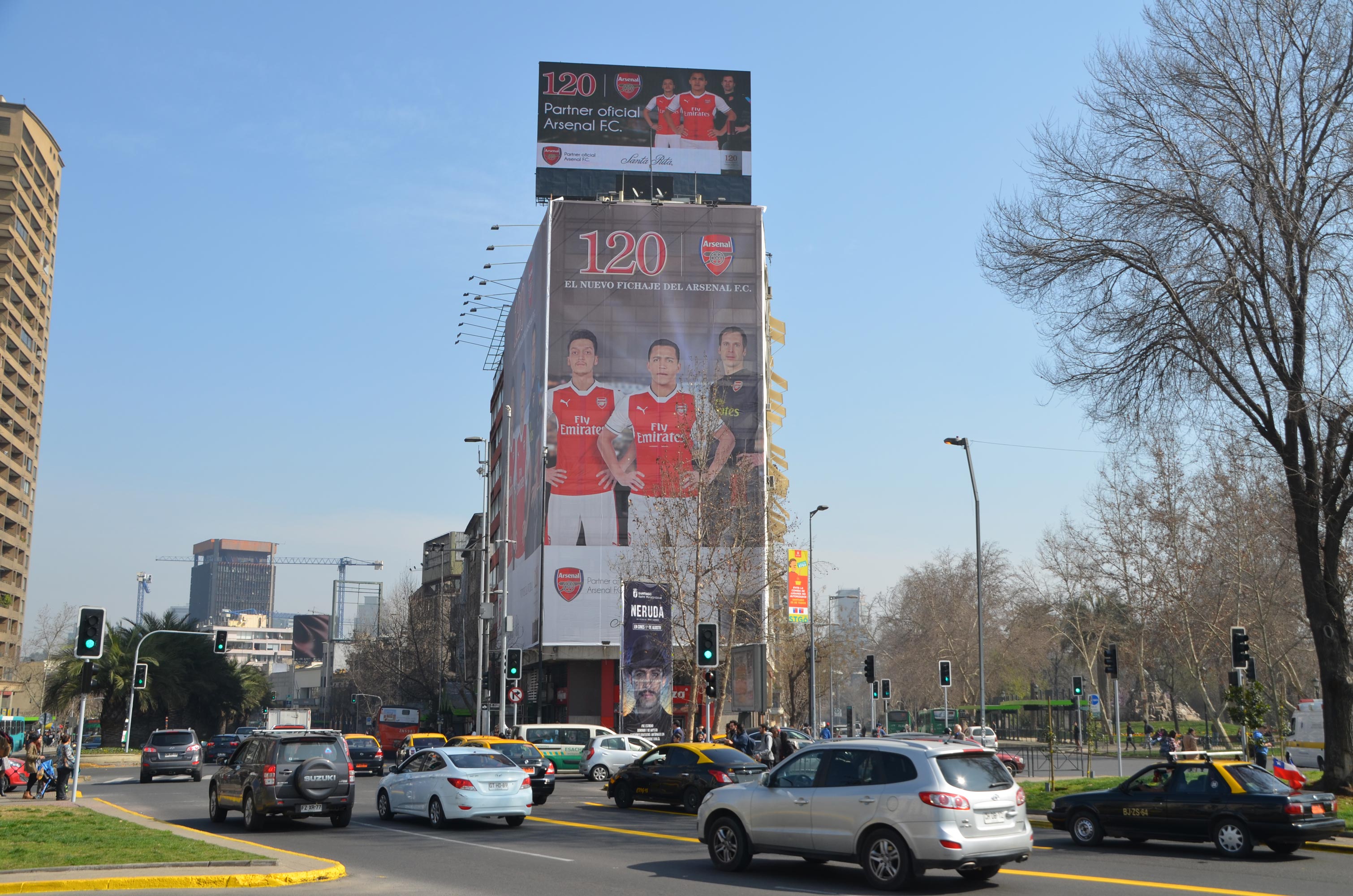 Building Wrap Plaza Italia