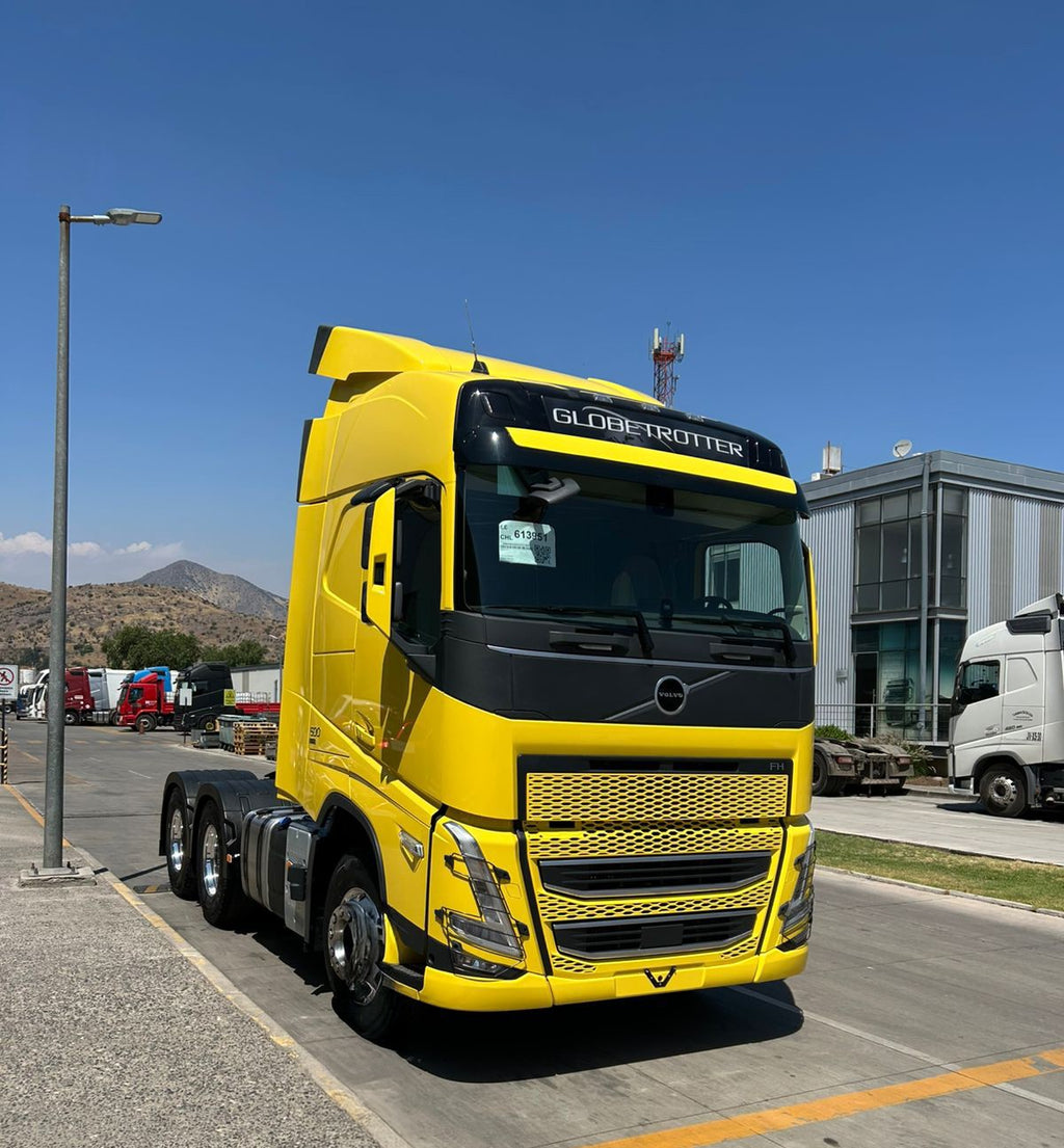 Tractocamiones con rampla Open Top y sistema de Encarpe Automático